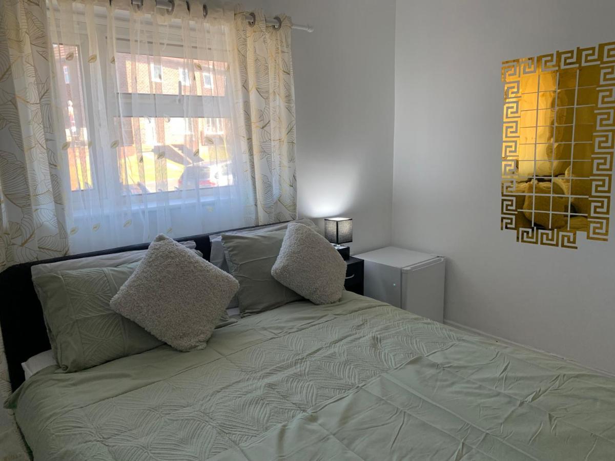 Double Room Bentilee Bucknall  Екстер'єр фото